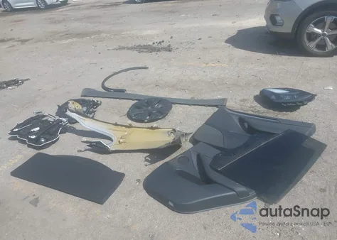 2023 Tesla Model Y Awd/Long Range Dual Motor All-Wheel Drive z USA, uszkodzony, nr VIN 7SAYGDEE2PF791592